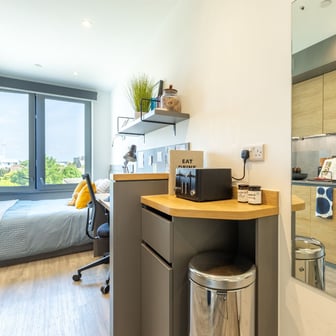 Silver Studio - Image 1